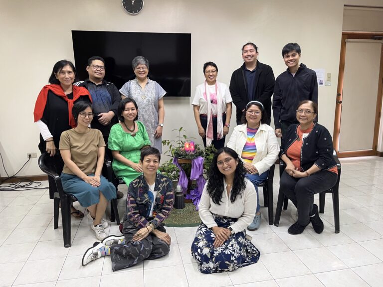 𝘽𝙚 𝙊𝙪𝙧 𝙇𝙞𝙜𝙝𝙩: 𝘼 𝘾𝙝𝙧𝙞𝙨𝙩𝙢𝙖𝙨 𝙍𝙚𝙩𝙧𝙚𝙖𝙩 𝙏𝙝𝙧𝙤𝙪𝙜𝙝 𝘼𝙧𝙩 𝙅𝙤𝙪𝙧𝙣𝙖𝙡𝙞𝙣𝙜